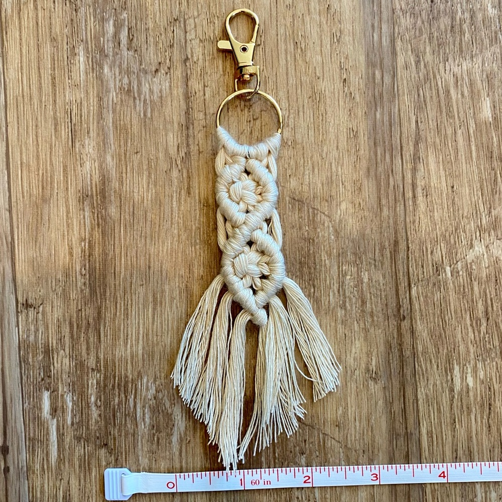 Cream Macrame Keychain - Picture 3 of 3